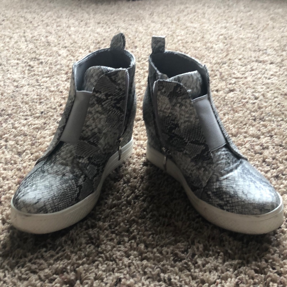 Shoe booties
